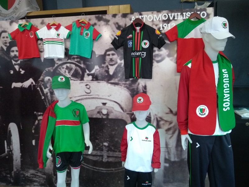 A la venta las remeras para alentar al Uruguayo ante Colón