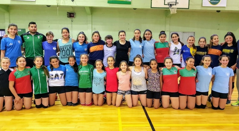 Dos jugadoras integran la Selección AVOS Sub 12