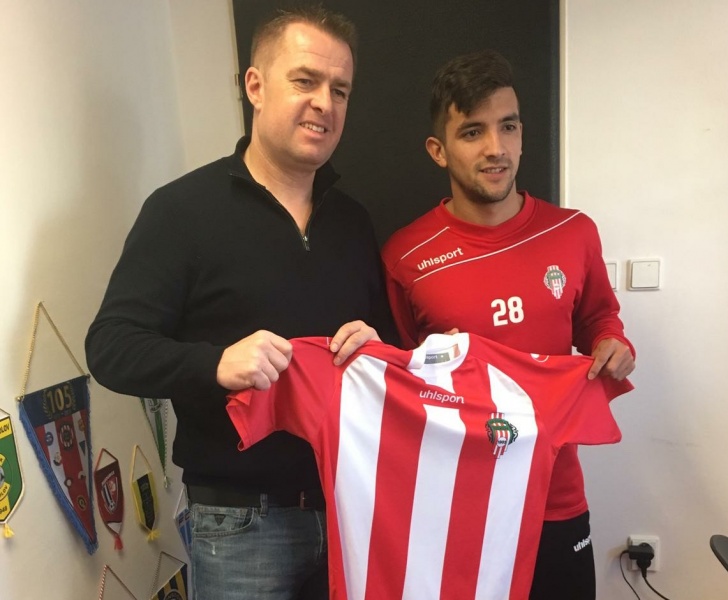 Maximiliano Cabaña es jugador de FK Viktoria Zizkov a s