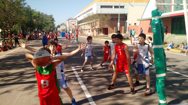 Básquet Menor ante Brown