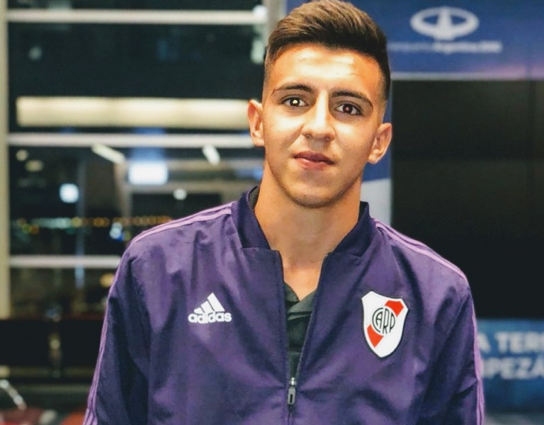 Reinoso junto al plantel de River en EEUU