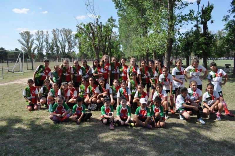 Encuentro de Fútbol Femenino en el Estadio
