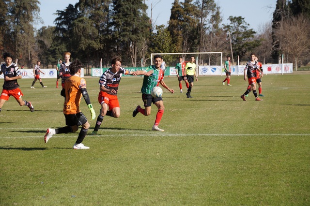 Debut en el Torneo Regional Juvenil Amateur