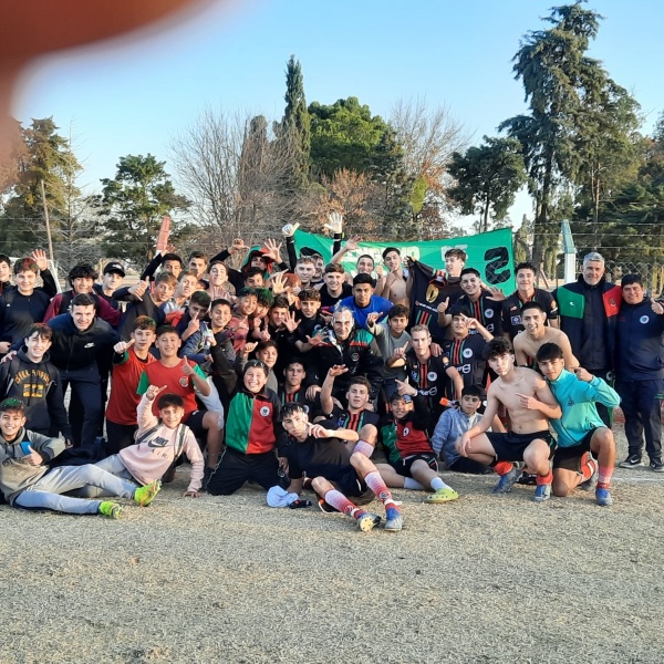 Campeones en Quinta División
