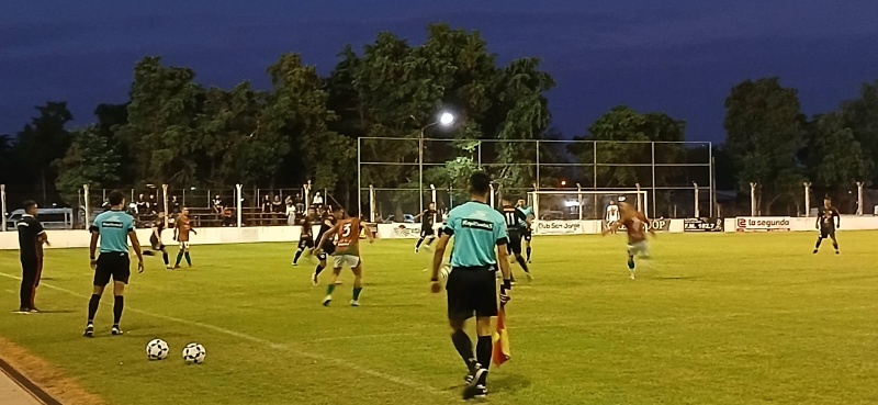 Victoria en el primer juego de octavos de final del Federal